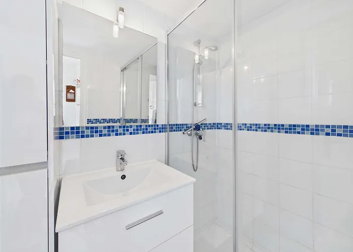 2 Pieces En Duplex, Proche Plage, Parking Prive - Fr-1-326-861 *
